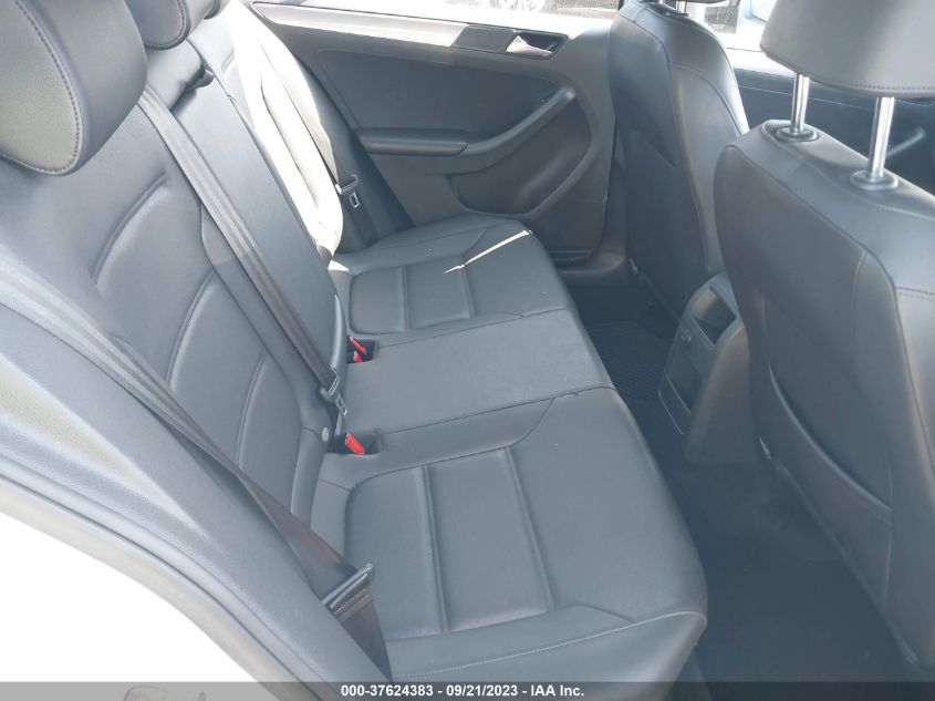 2017 VOLKSWAGEN JETTA SE - 3VWDB7AJ2HM321443