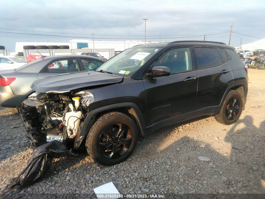 VIN 3C4NJDBB4JT399816 2018 JEEP COMPASS LATITUDE