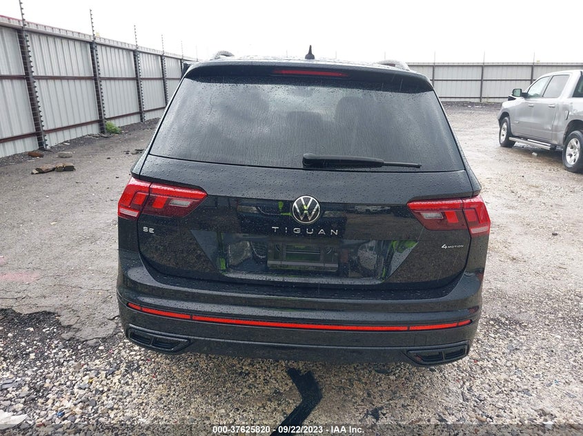 VIN 3VV8B7AX3NM052066 2022 VOLKSWAGEN TIGUAN SE R-LINE BLACK