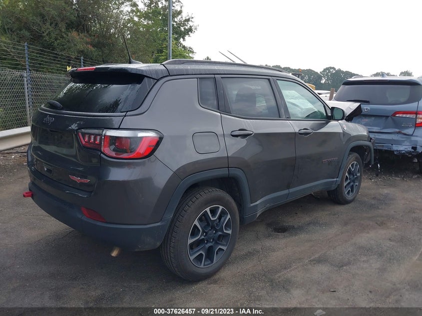 VIN 3C4NJDDB8KT651694 2019 JEEP COMPASS TRAILHAWK