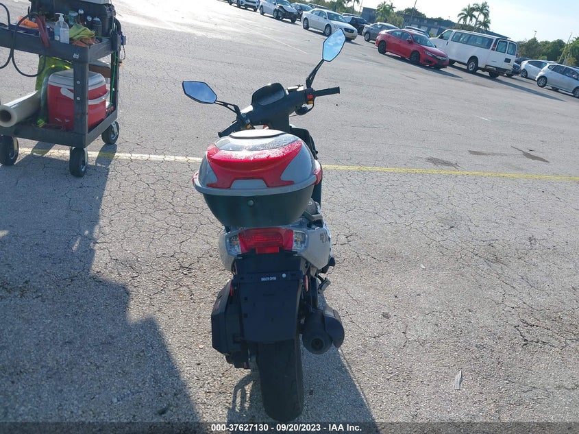VIN LL0TCKPD2NYS29075 2022 YNGF 49CC SCOOTER