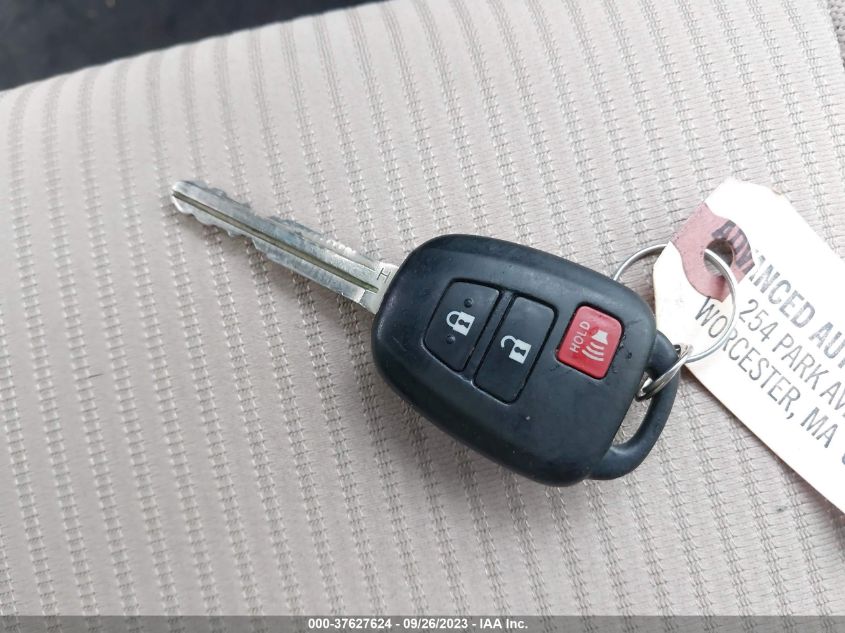 2013 TOYOTA RAV4 LE - JTMBFREV5D5010175