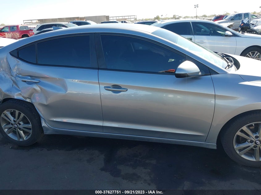 VIN 5NPD84LF2HH031685 2017 HYUNDAI ELANTRA SE