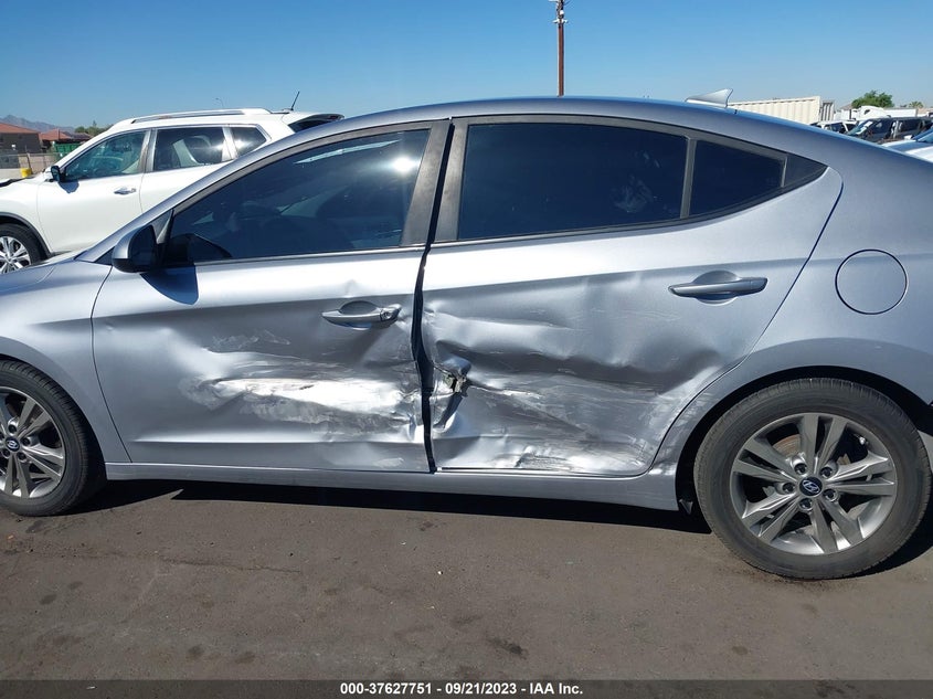 VIN 5NPD84LF2HH031685 2017 HYUNDAI ELANTRA SE