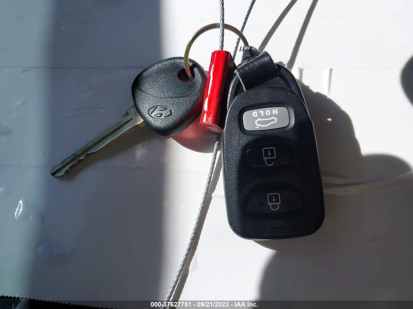 VIN 5NPD84LF2HH031685 2017 HYUNDAI ELANTRA SE