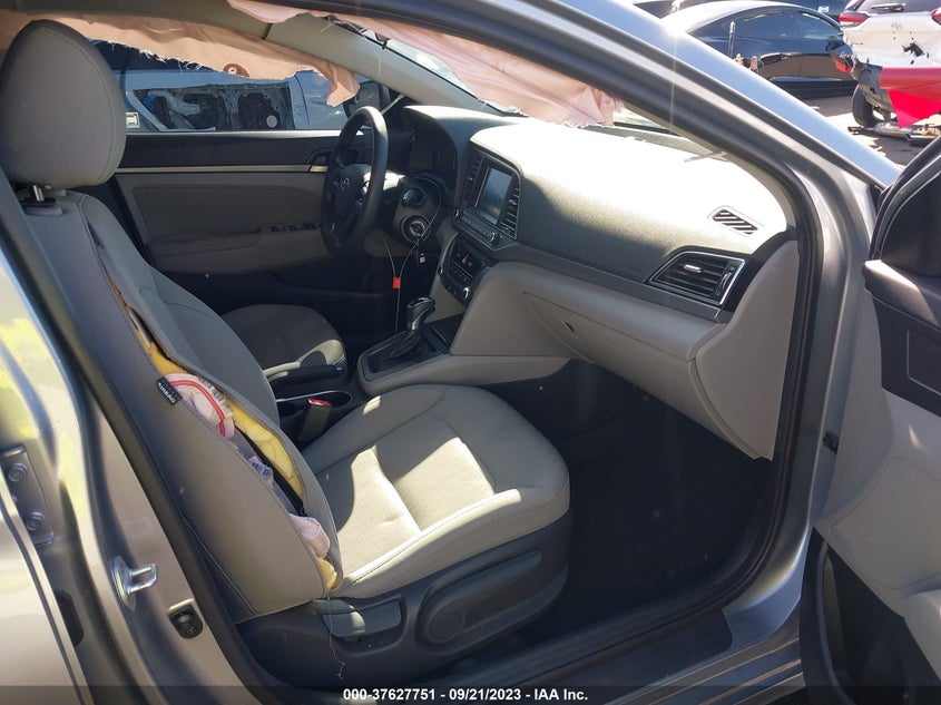 VIN 5NPD84LF2HH031685 2017 HYUNDAI ELANTRA SE