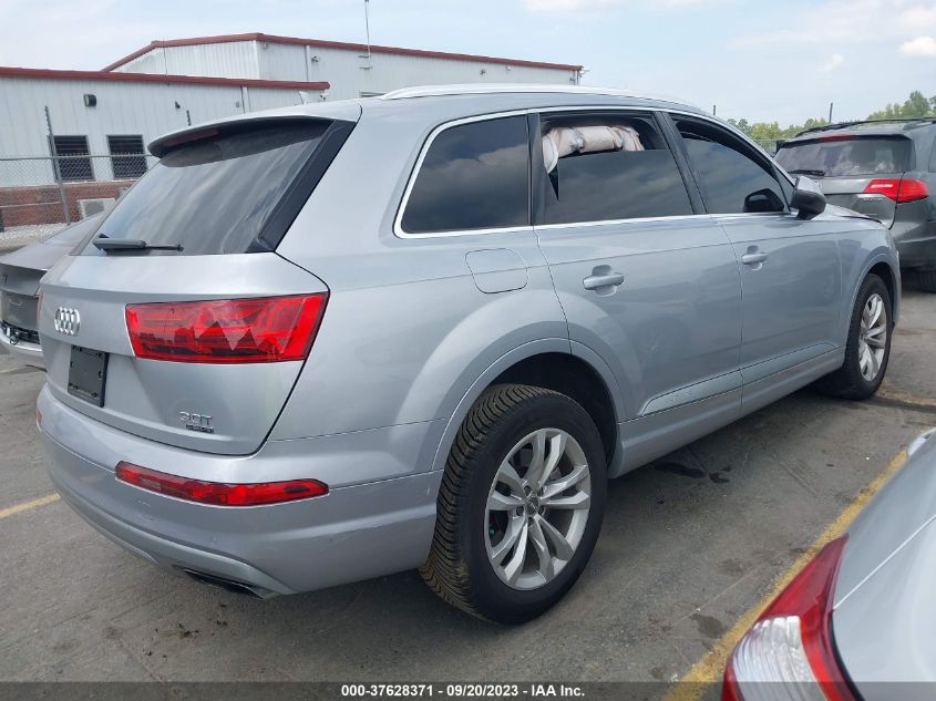 WA1AAAF70JD054009 2018 AUDI Q7, photo no. 4