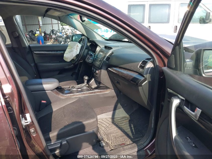 2014 KIA SORENTO LX - 5XYKT3A6XEG455136