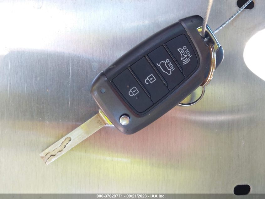 2019 HYUNDAI SANTA FE SE - 5NMS23AD4KH022172