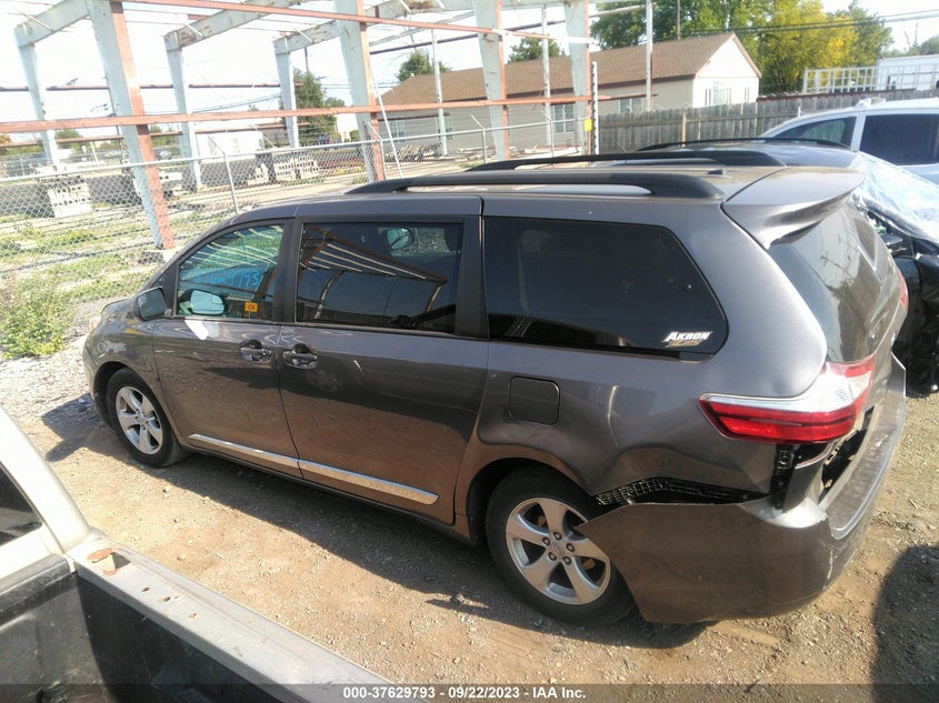 VIN 5TDKZ3DC1HS853570 2017 TOYOTA SIENNA LE