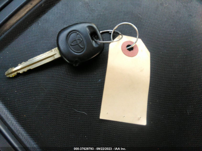 VIN 5TDKZ3DC1HS853570 2017 TOYOTA SIENNA LE