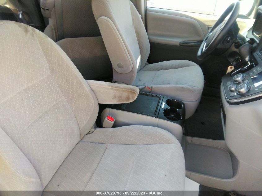 VIN 5TDKZ3DC1HS853570 2017 TOYOTA SIENNA LE