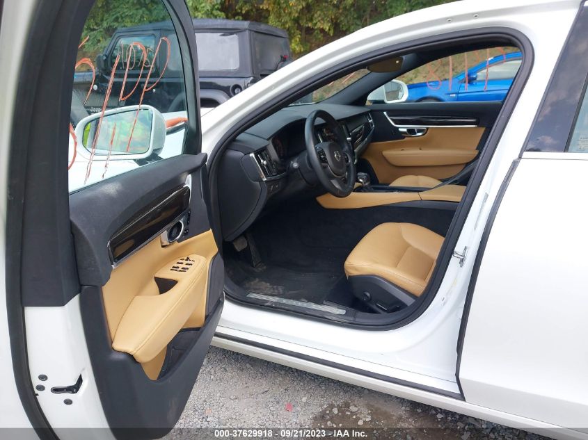 2017 VOLVO S90 MOMENTUM YV1102AK9H1007027