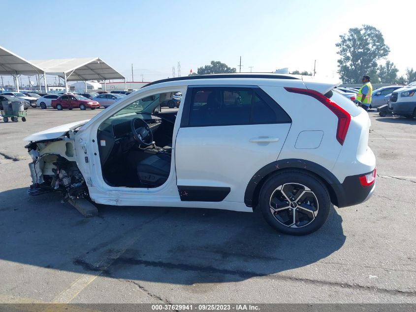 KNDCR3LE2P5076151 Kia Niro EX 15