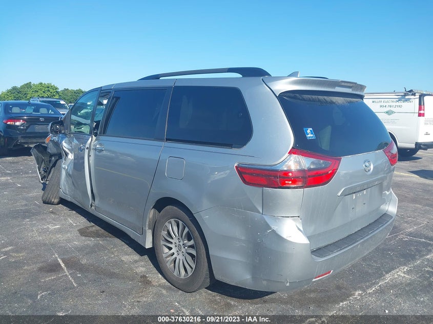 VIN 5TDYZ3DC8LS064979 2020 TOYOTA SIENNA XLE AUTO ACCESS