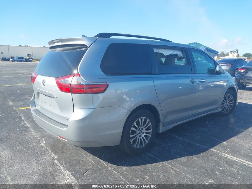 VIN 5TDYZ3DC8LS064979 2020 TOYOTA SIENNA XLE AUTO ACCESS