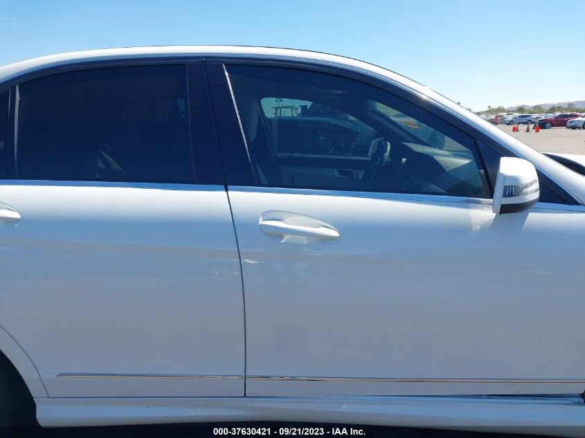 2014 MERCEDES-BENZ C 250 SPORT/LUXURY - WDDGF4HB8ER314496