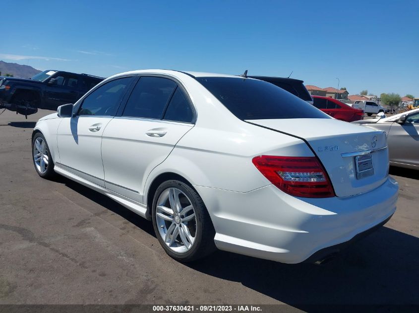 2014 MERCEDES-BENZ C 250 SPORT/LUXURY - WDDGF4HB8ER314496
