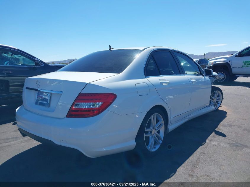 2014 MERCEDES-BENZ C 250 SPORT/LUXURY - WDDGF4HB8ER314496