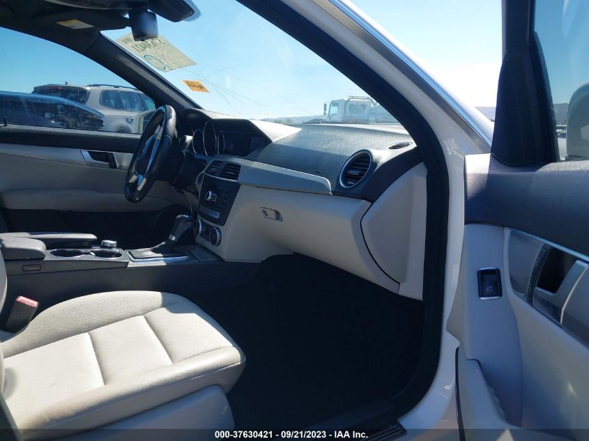 2014 MERCEDES-BENZ C 250 SPORT/LUXURY - WDDGF4HB8ER314496