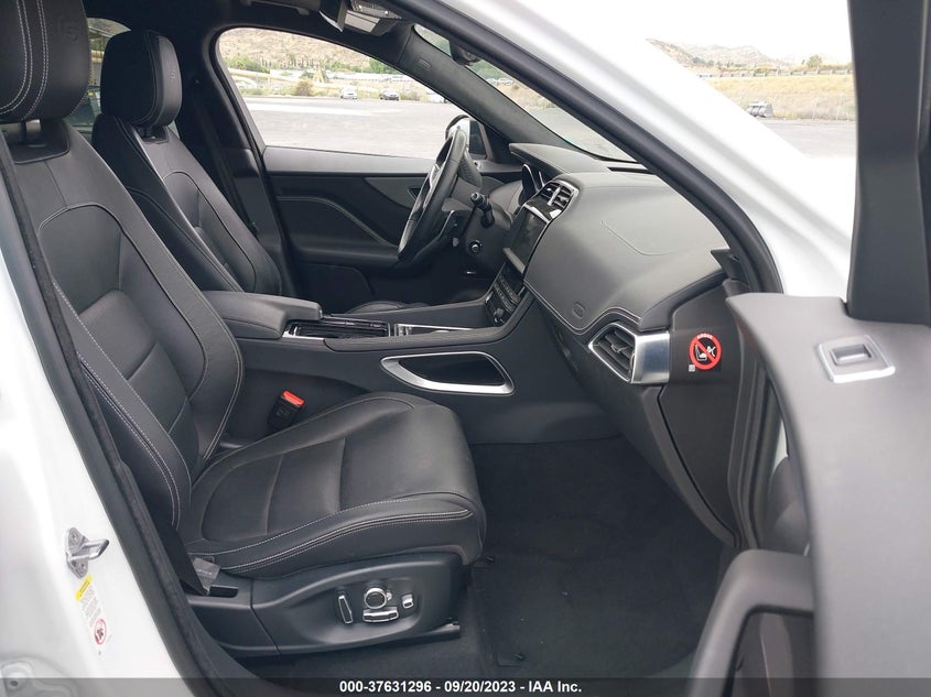 VIN SADCM2FV5KA361015 2019 JAGUAR F-PACE S