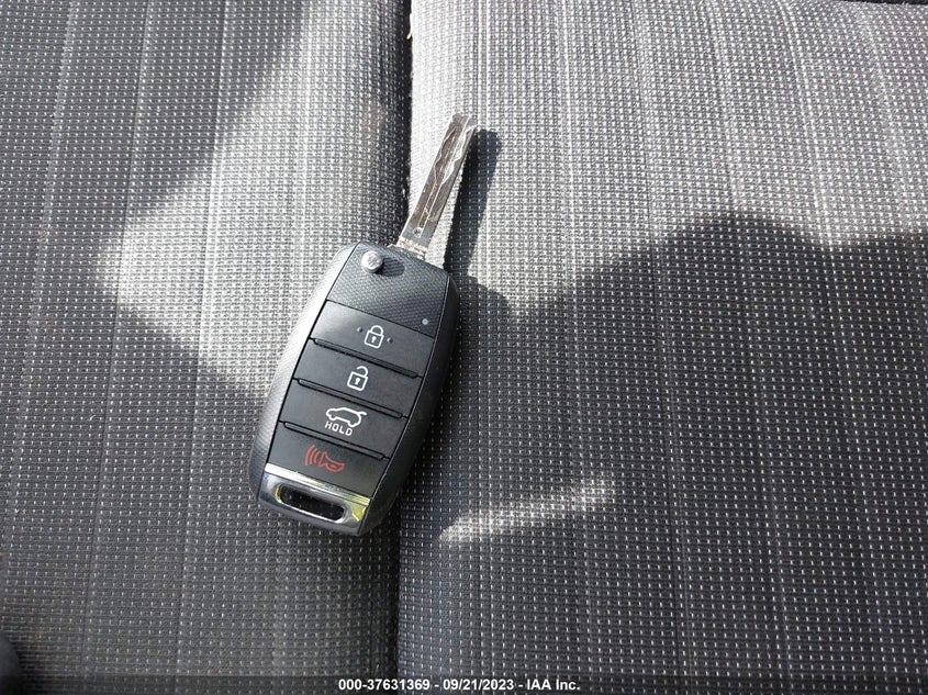 VIN KNDPMCAC3J7470058 2018 KIA SPORTAGE LX