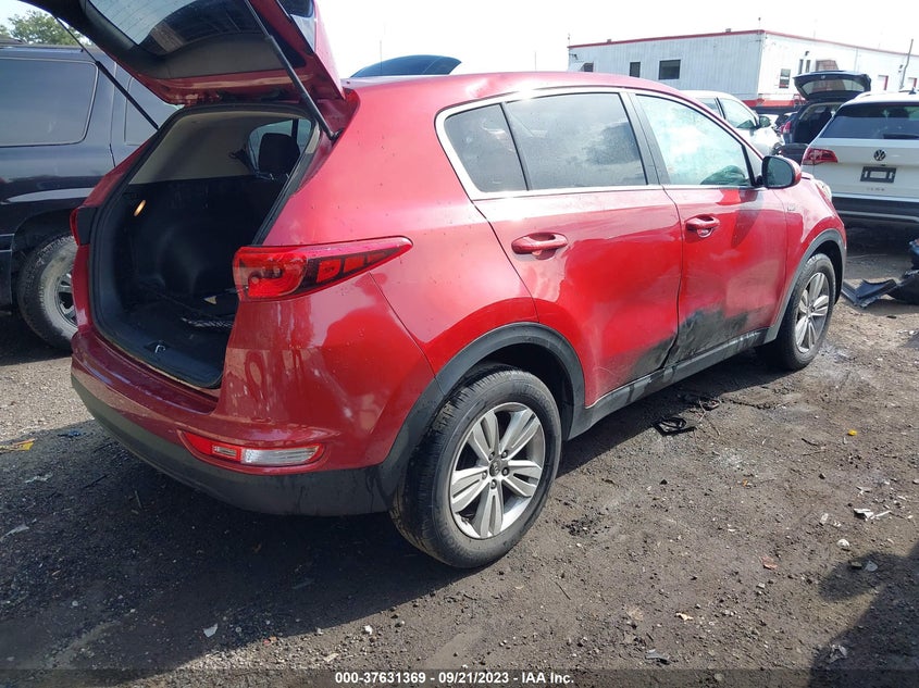 VIN KNDPMCAC3J7470058 2018 KIA SPORTAGE LX