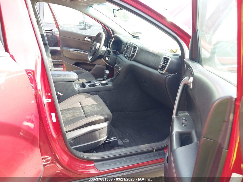 VIN KNDPMCAC3J7470058 2018 KIA SPORTAGE LX