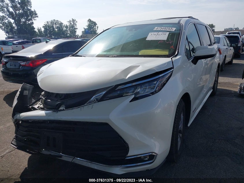 VIN 5TDYRKEC6MS054610 2021 TOYOTA SIENNA XLE
