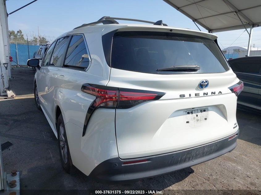 VIN 5TDYRKEC6MS054610 2021 TOYOTA SIENNA XLE