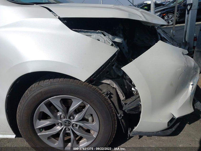 VIN 5TDYRKEC6MS054610 2021 TOYOTA SIENNA XLE