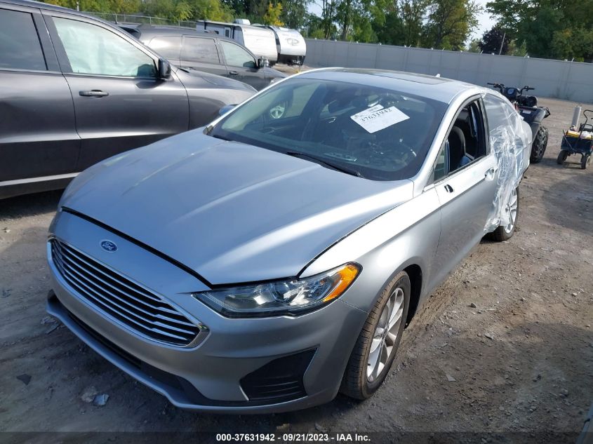 3FA6P0HD9LR108429 Ford Fusion SE 2