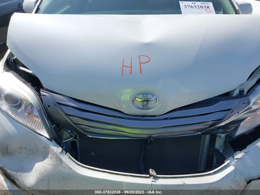 VIN 5TDYZ3DC6HS792016 2017 TOYOTA SIENNA XLE AUTO ACCESS
