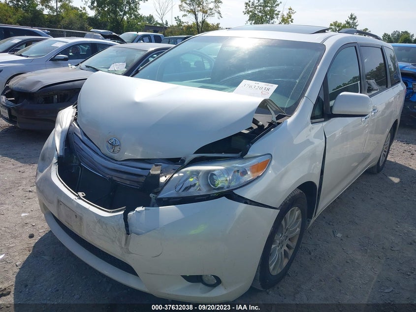 VIN 5TDYZ3DC6HS792016 2017 TOYOTA SIENNA XLE AUTO ACCESS