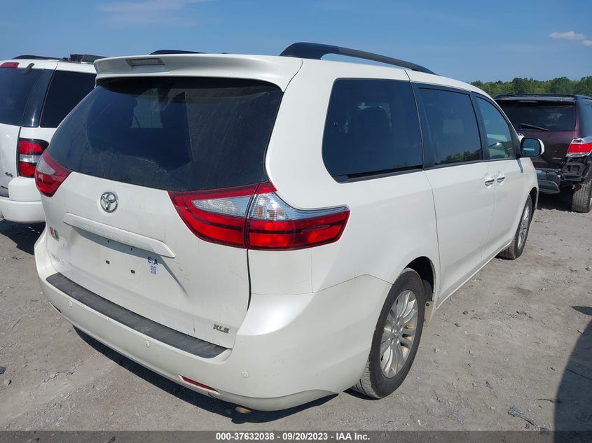 VIN 5TDYZ3DC6HS792016 2017 TOYOTA SIENNA XLE AUTO ACCESS