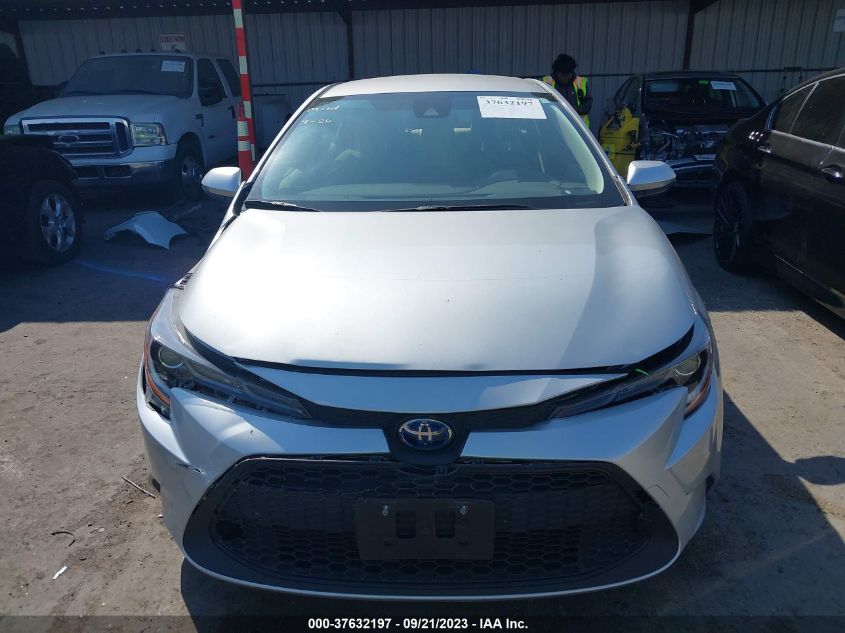 JTDEAMDE6N3010392 Toyota Corolla LE 12