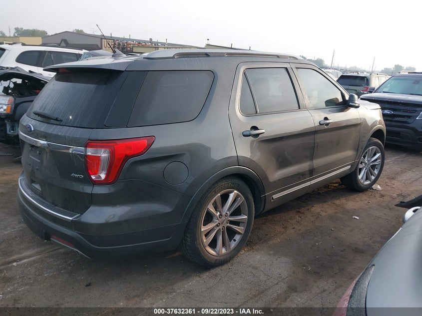 VIN 1FM5K8D82JGC53713 2018 FORD EXPLORER XLT
