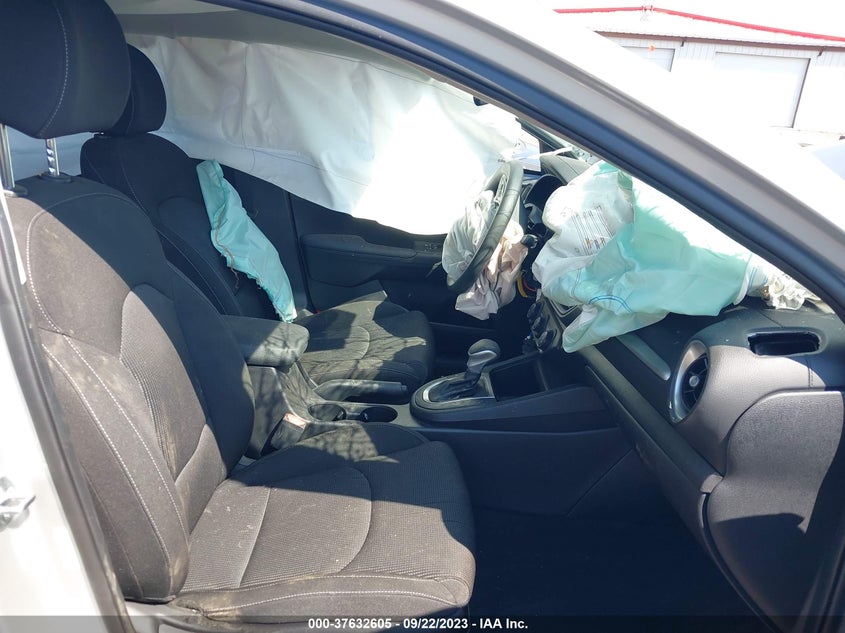 VIN 3KPF24AD7ME415469 2021 KIA FORTE LXS