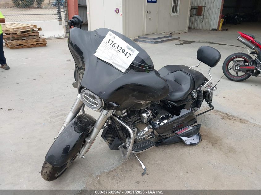 2018 HARLEY-DAVIDSON FLHX STREET GLIDE - 1HD1KBC34JB623917