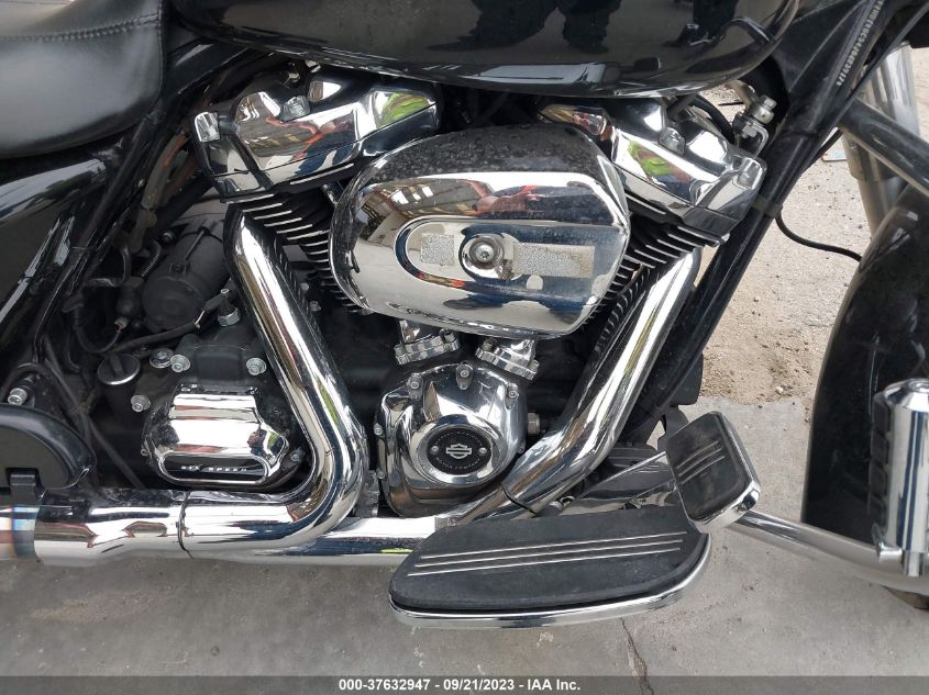 2018 HARLEY-DAVIDSON FLHX STREET GLIDE - 1HD1KBC34JB623917