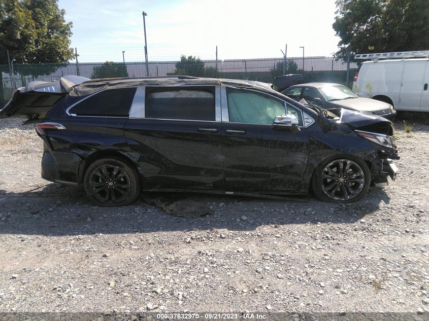VIN 5TDXRKEC8PS143143 2023 TOYOTA SIENNA XSE/XSE 25TH ANNIVERSARY
