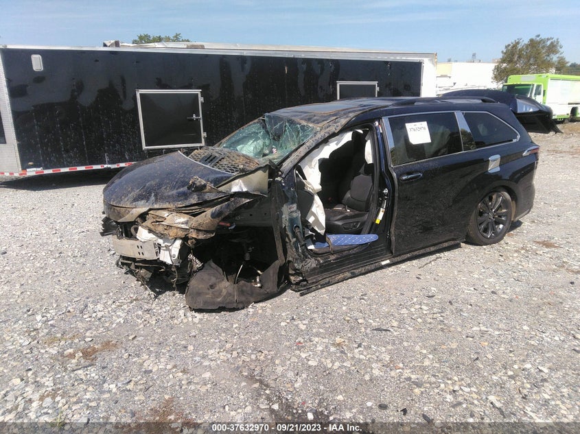 VIN 5TDXRKEC8PS143143 2023 TOYOTA SIENNA XSE/XSE 25TH ANNIVERSARY
