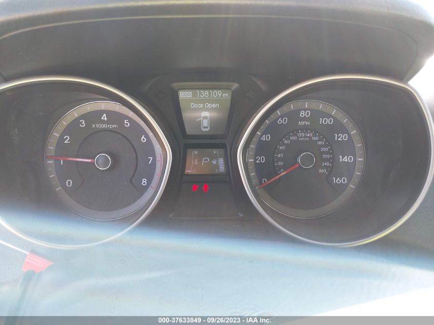 2013 HYUNDAI ELANTRA GT W/BLUE INT - KMHD35LEXDU140371