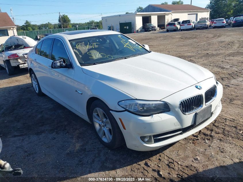 2013 BMW 5 SERIES 528I XDRIVE - WBAXH5C53DD106658