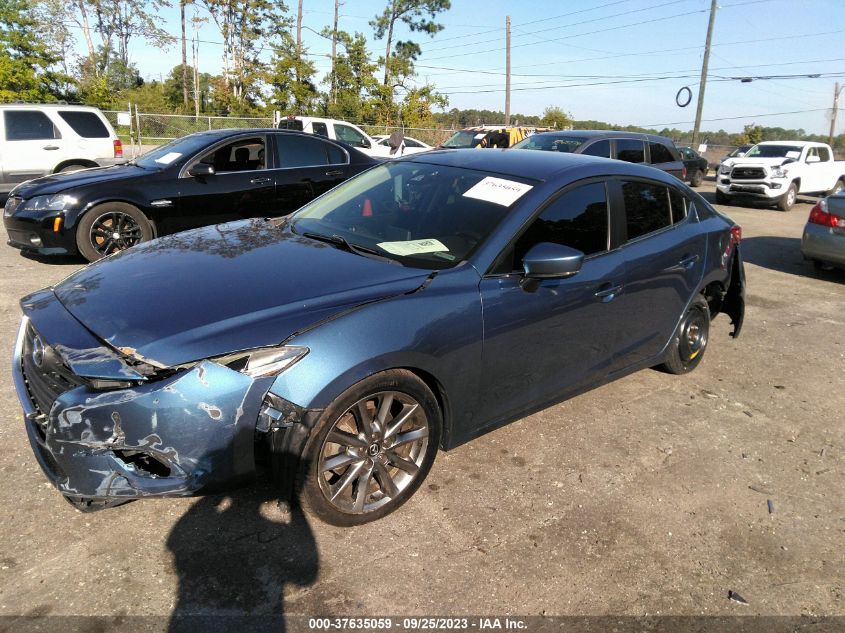 2018 MAZDA MAZDA3 4-DOOR TOURING 3MZBN1V37JM159130