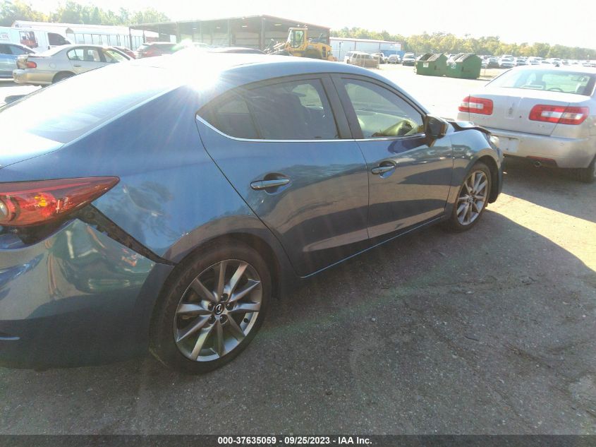 2018 MAZDA MAZDA3 4-DOOR TOURING 3MZBN1V37JM159130