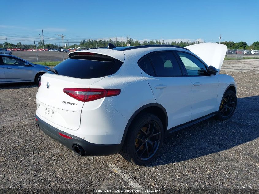 ZASPAKBN9K7C44067 Alfa Romeo Stelvio TI 4