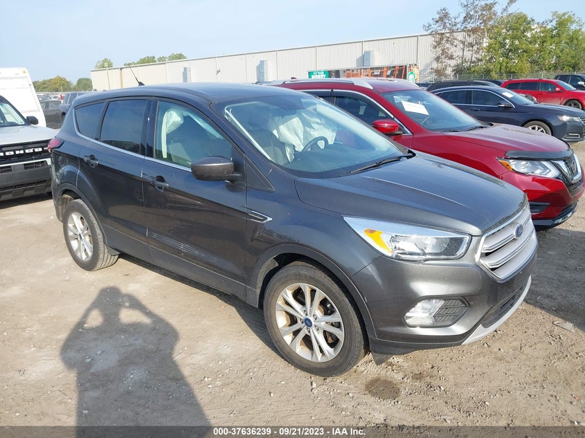 VIN 1FMCU9GD2KUA98454 2019 FORD ESCAPE SE