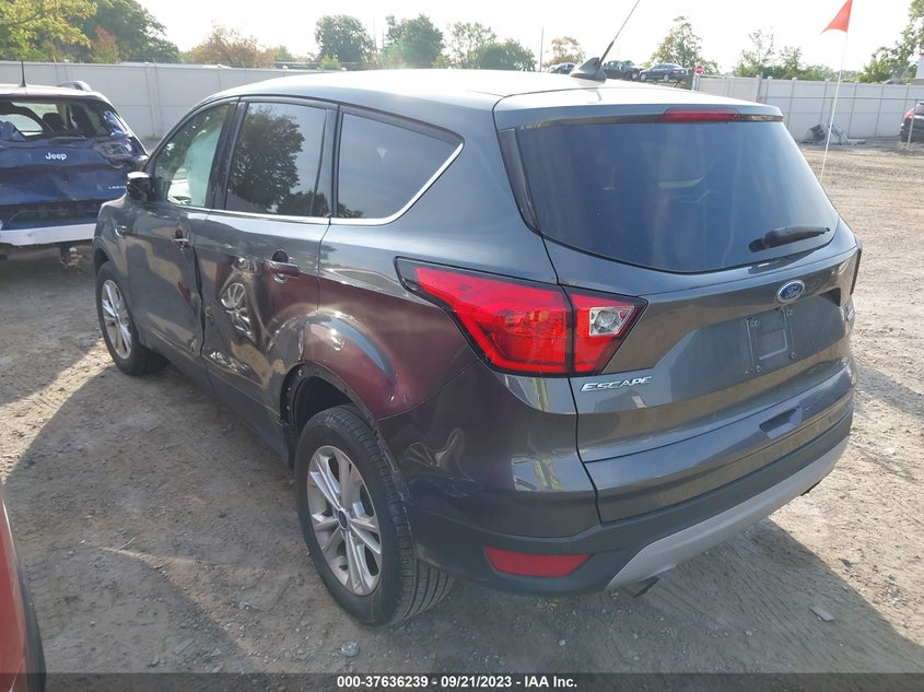 VIN 1FMCU9GD2KUA98454 2019 FORD ESCAPE SE