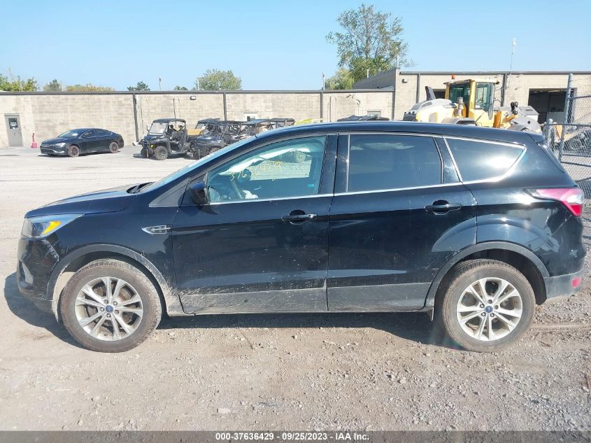 2017 FORD ESCAPE SE - 1FMCU9GD6HUC06213